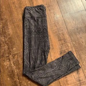 LuLaRoe OS black and gray leggings